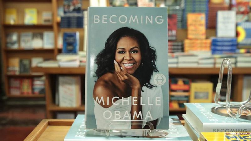 Cartea Becoming, scrisă de Michelle Obama, vândută în peste 1,4 milioane de  exemplare în prima săptămână de la lansare | Jurnal.md