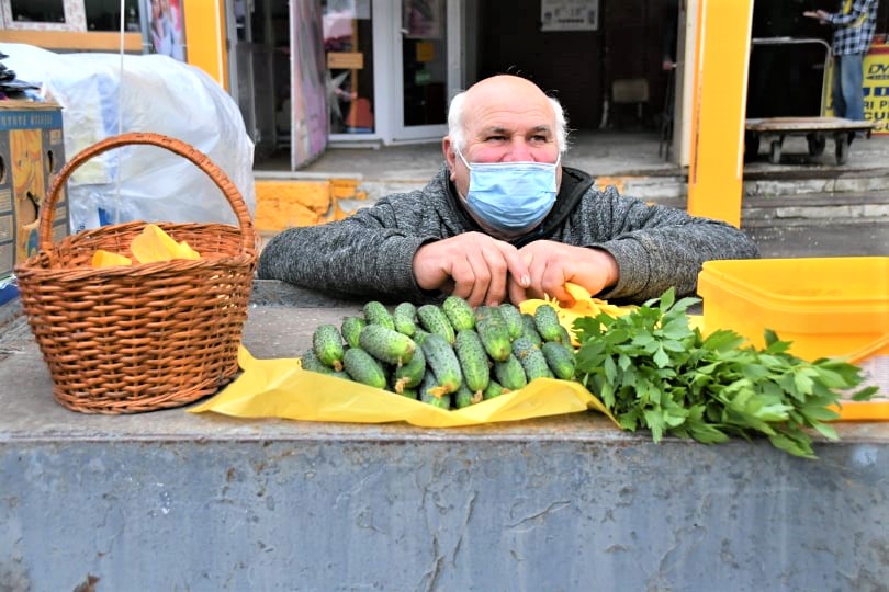 Piața Centrală comerț vânzători legume
