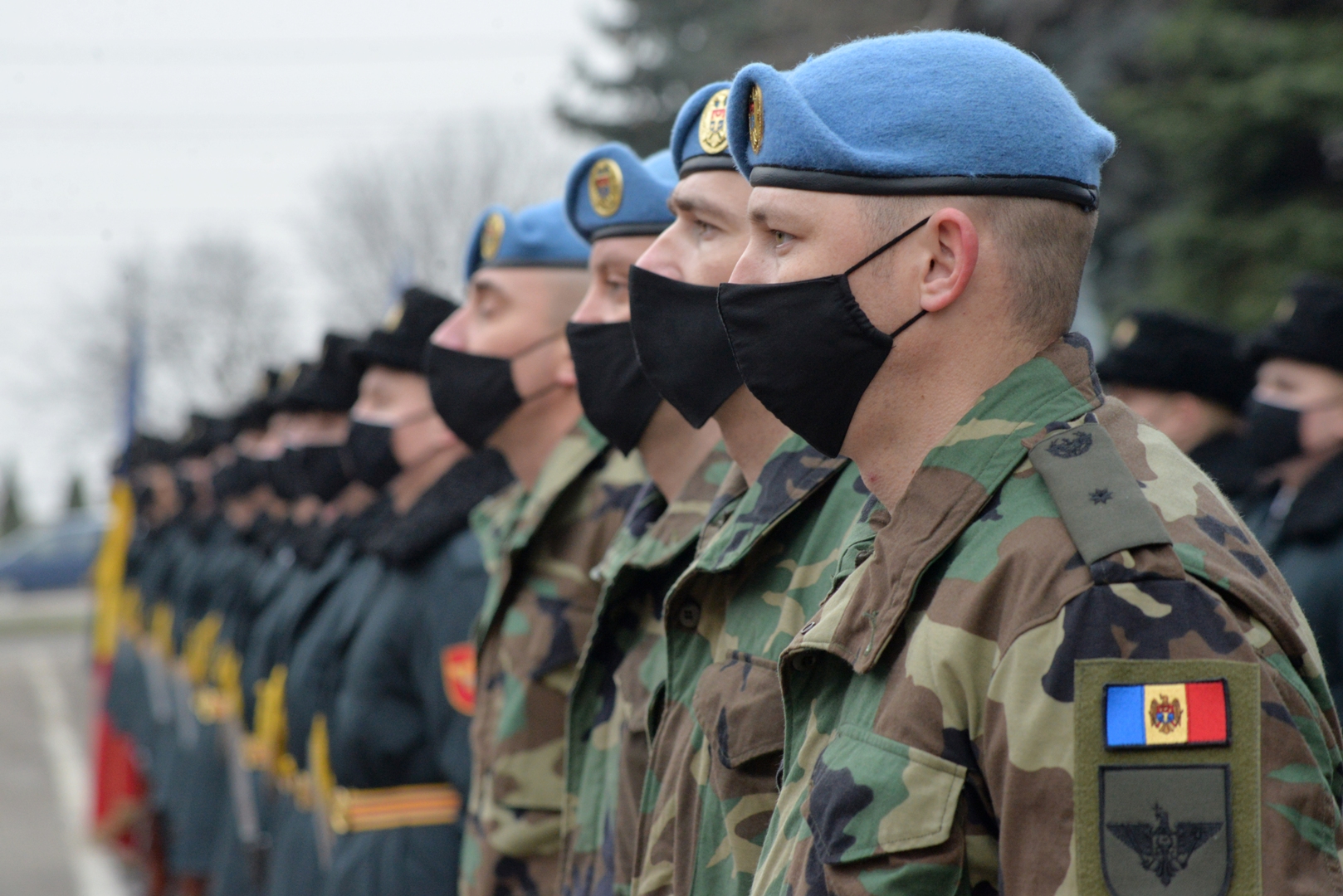 Mandatul contingentului KFOR-14 în Kosovo va dura şase luni.