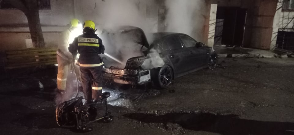 automobil incendiu