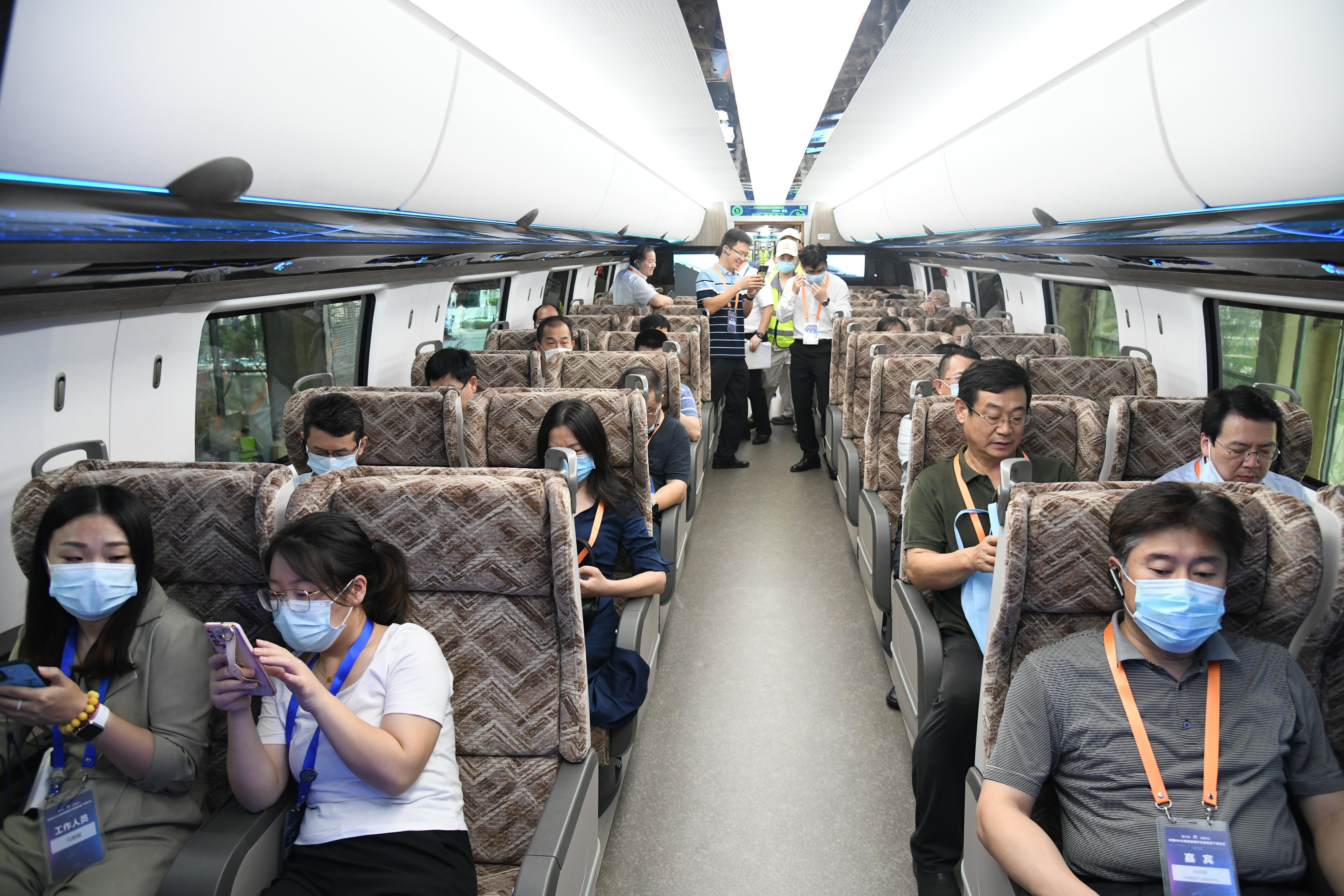 China a prezentat un tren care atinge 600 km/h
